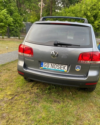 Volkswagen Touareg cena 22700 przebieg: 234000, rok produkcji 2004 z Miłosław małe 154